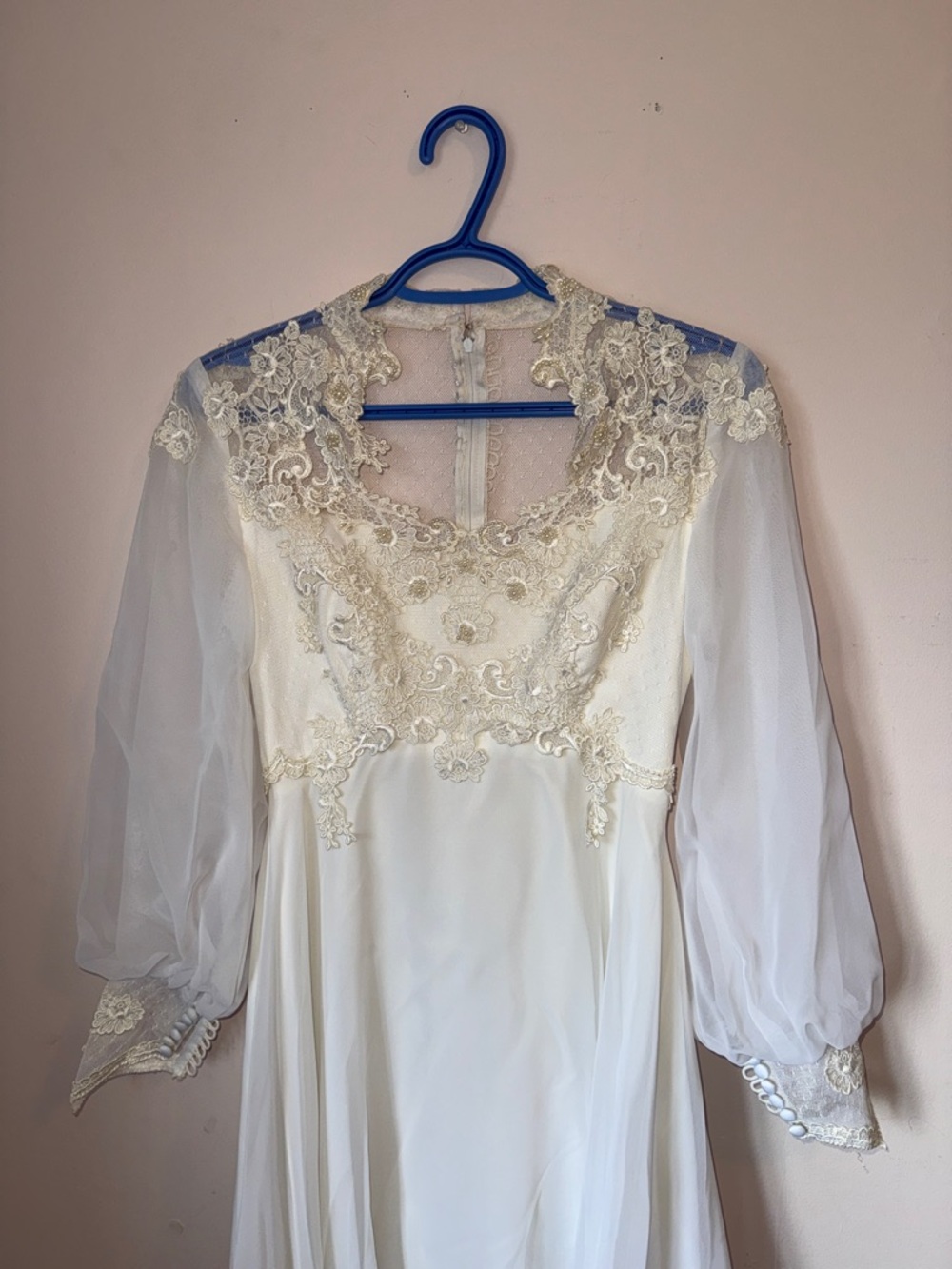 Vintage Ivory Lace Bodice Long Sleeve Wedding Dress - Picture 3 of 6